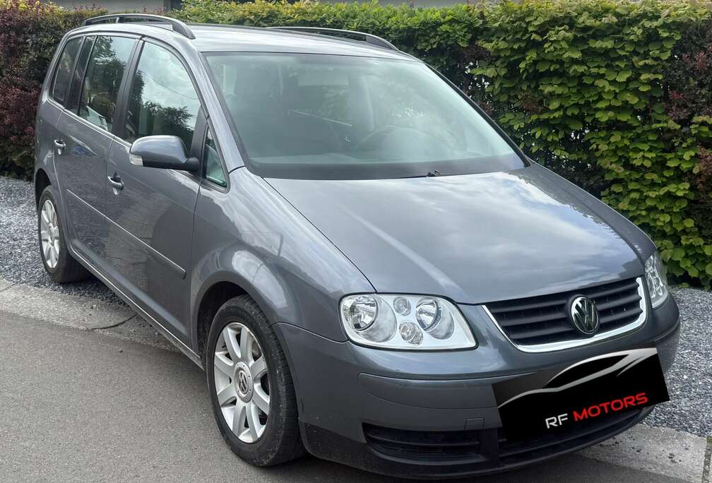 Volkswagen Touran 1.6i 16v FSI Base Tiptronic