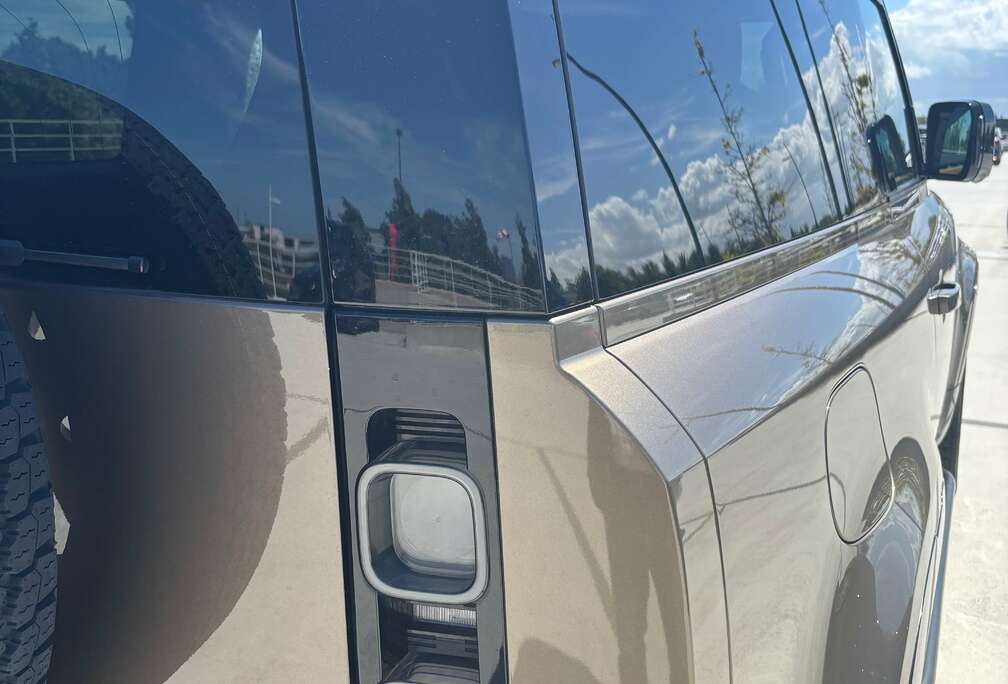 Land Rover Defender 90 3.0 D MHEV D300 X-Dynamic HSE