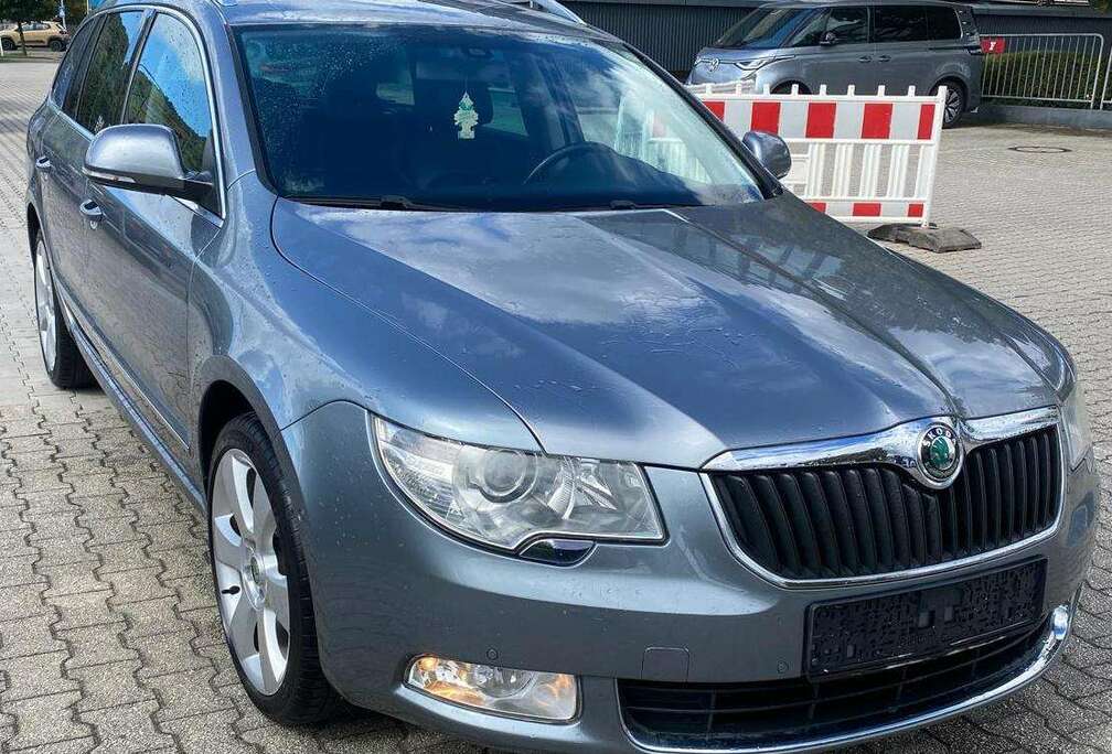 Skoda Superb Combi 1.8 TSI DSG Elegance