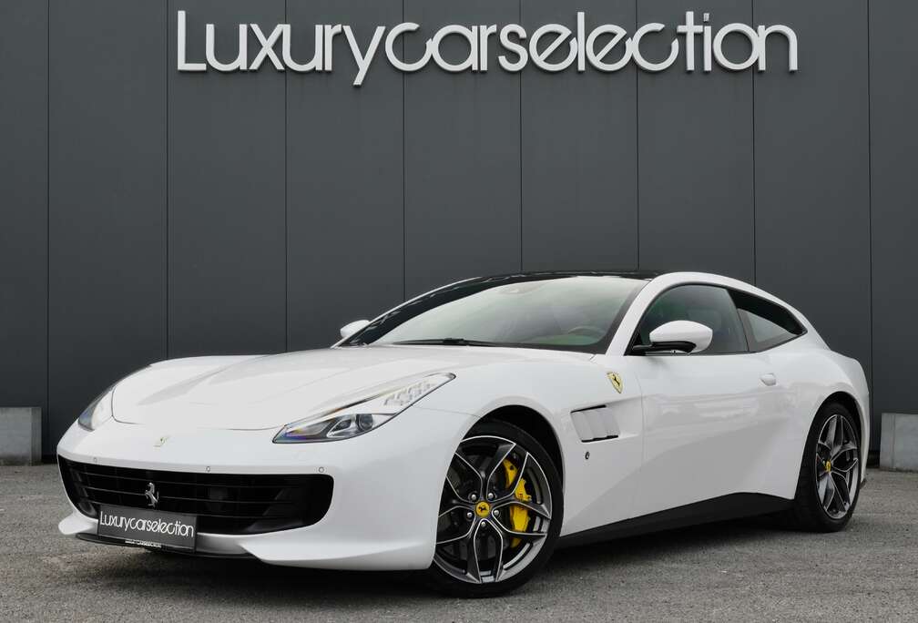 Ferrari T *PASSENGER DISPLAY/LIFT/CERAMIC/PANO/360*