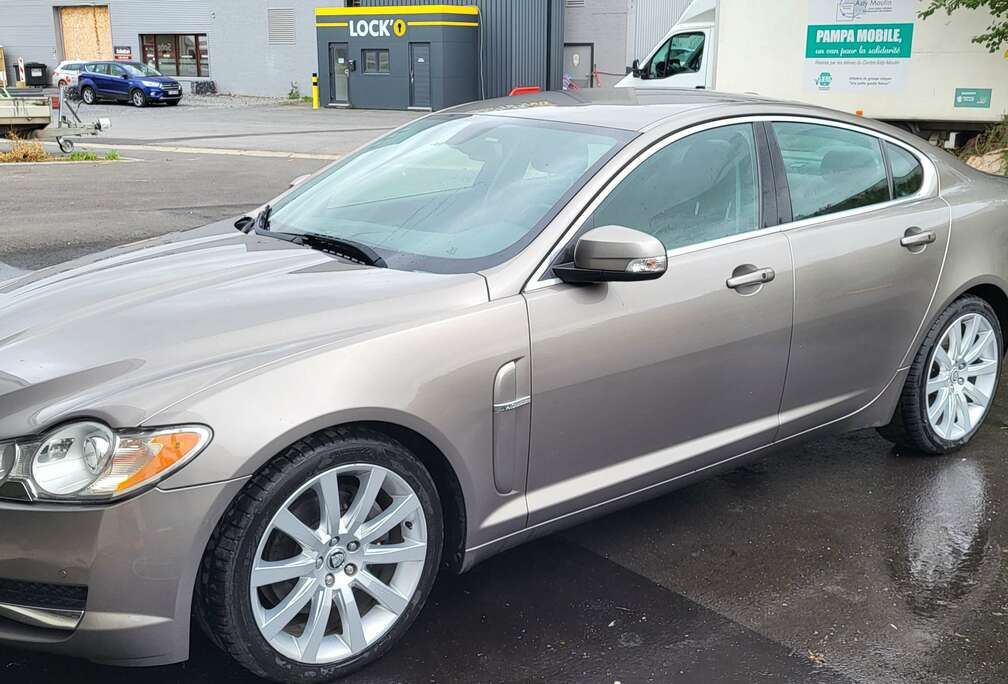 Jaguar XF 2.7 Turbo V6 Luxury