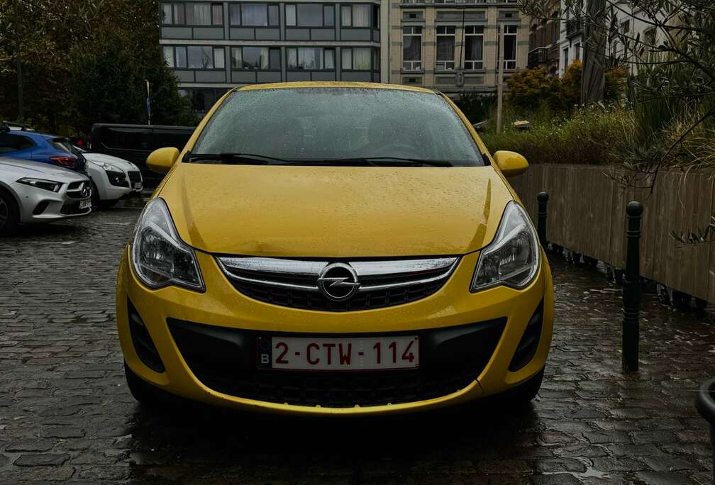 Opel 1.2i Black Edition