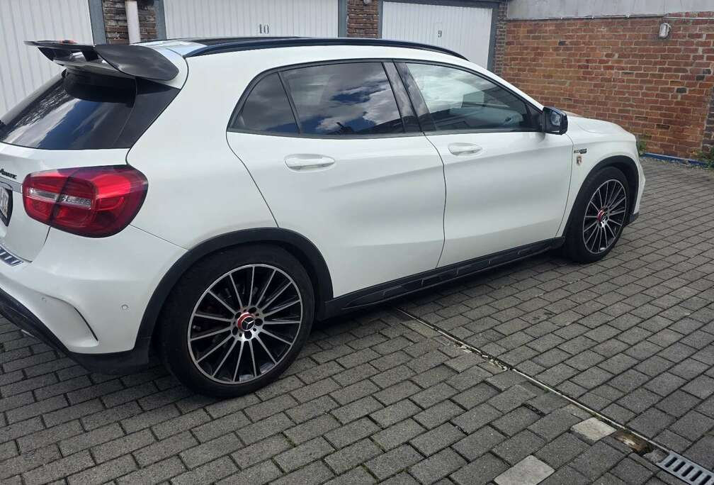 Mercedes-Benz (CDI) d 4Matic 7G-DCT amgpack