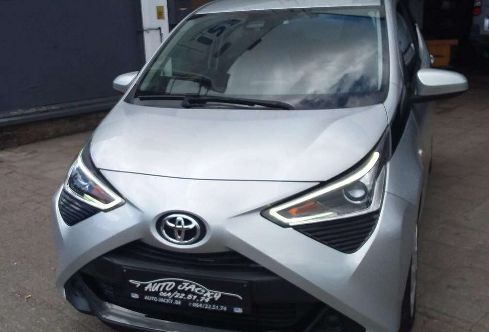 Toyota Aygo 1.0i VVT-i x-clusiv ////46600 KM////