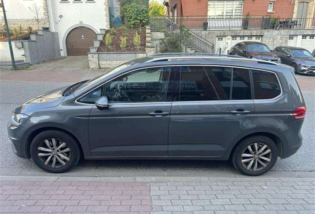 Volkswagen Touran 1.6 TDi SCR Highline DSG (EU6.2)