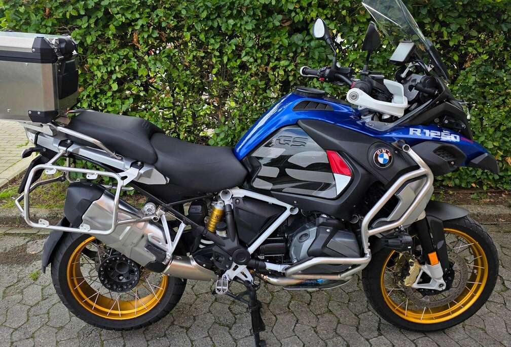 BMW racing blue metalic
