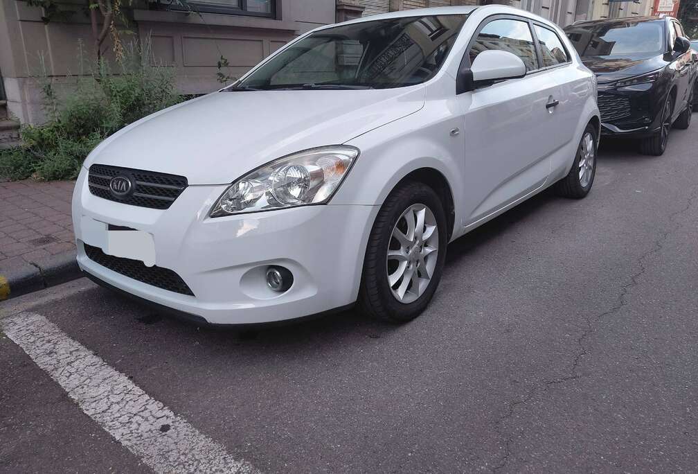 Kia Pro_Cee\'d 1.6 CRDi EX ISG EcoDynamics