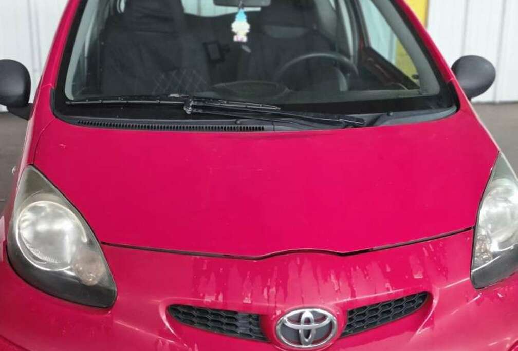 Toyota 1.0 VVT-i Confort + Contrôle technique