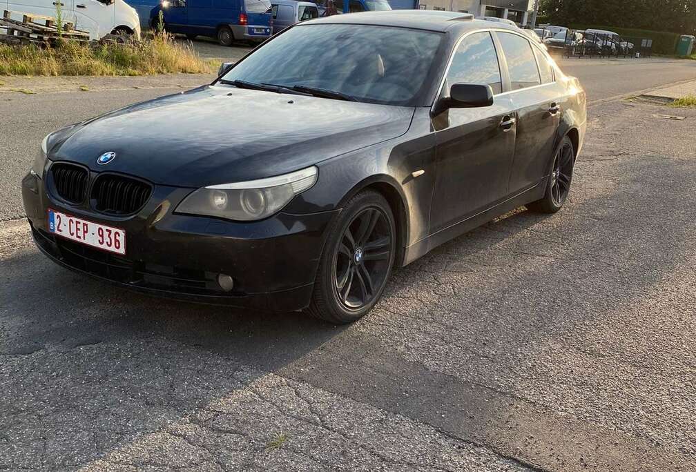 BMW 525d boite automatiqeu 322.000km airco toit pano