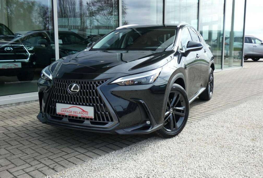 Lexus AWD Premium +20\'\'Alu +LEDER +Dodehoek +Elektrische zetels +Zetelverwarming +Groot scherm