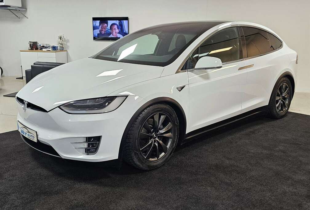 Tesla 90D Dual Motor Premium Connectivity