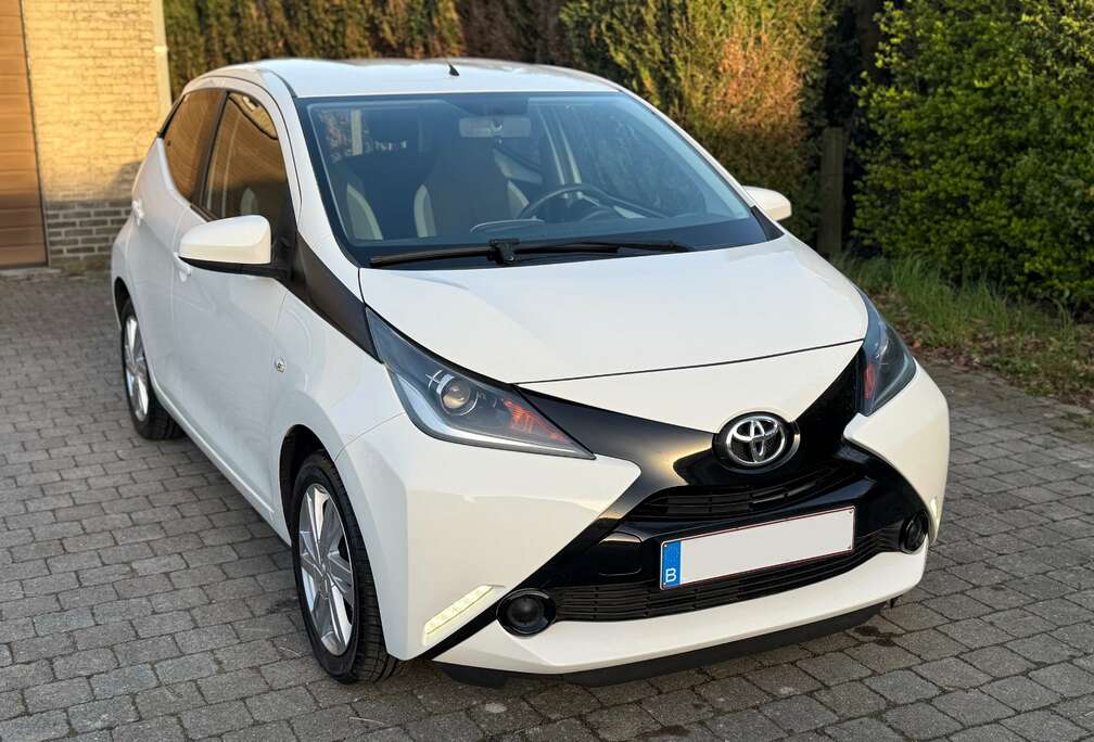 Toyota 1.0 VVT-i X-Play