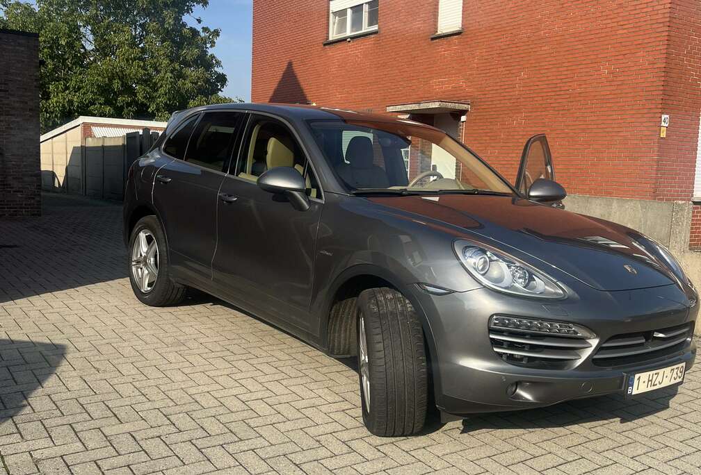 Porsche 3.0 D V6 Platinum EditionTiptronic S