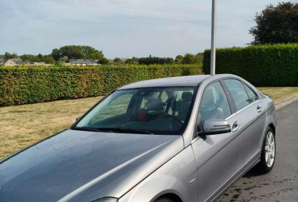 Mercedes-Benz T BlueEFFICIENCY 7G-TRONIC Elegance