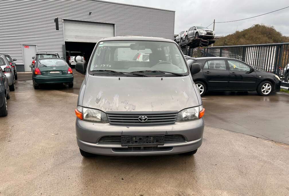 Toyota 2.5 Turbo D4D LX 9 place