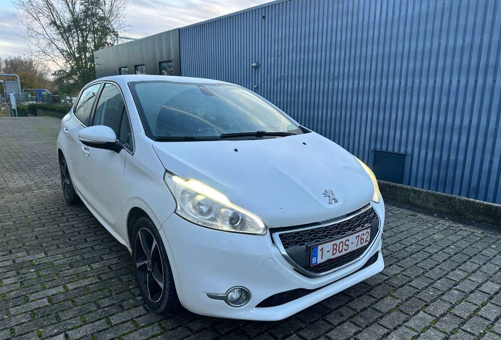 Peugeot 208 1.6 e-HDi *** CLIM AUTO ***