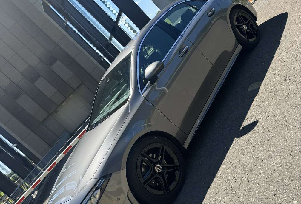 Mercedes-Benz Classe A Berline 180 Pack Amg