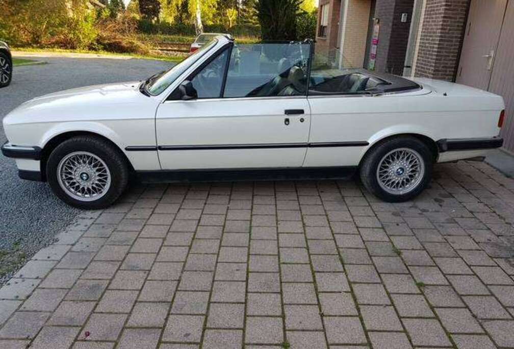 BMW 320i cabriolet