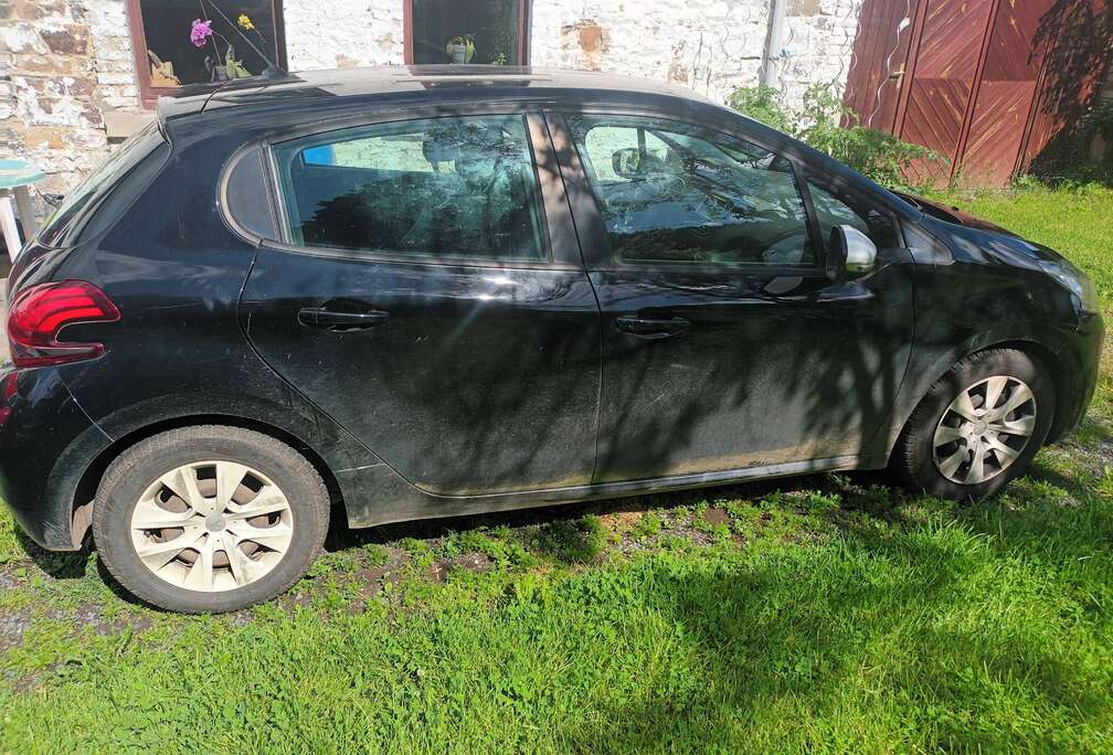 Peugeot 208 1.2i PureTech Like