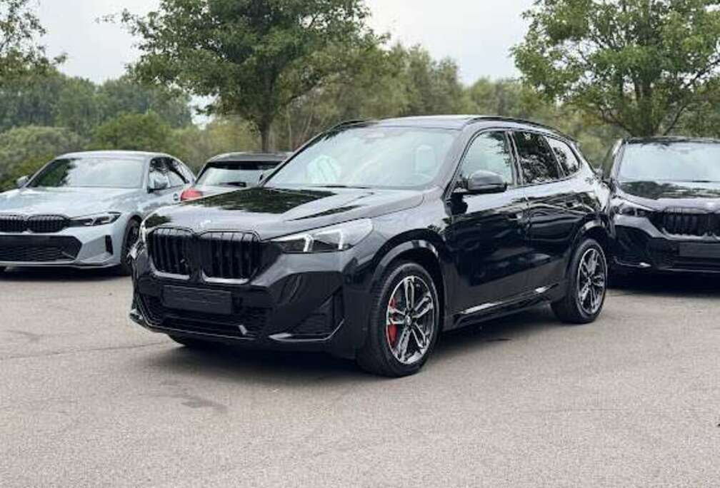 BMW sDrive18i M Sport Pro / PANO / CAM / KEYLESS / SPOILER / NAVI / CARPLAY / VERW ZETELS / ADPT LED / M BRAKES / ...