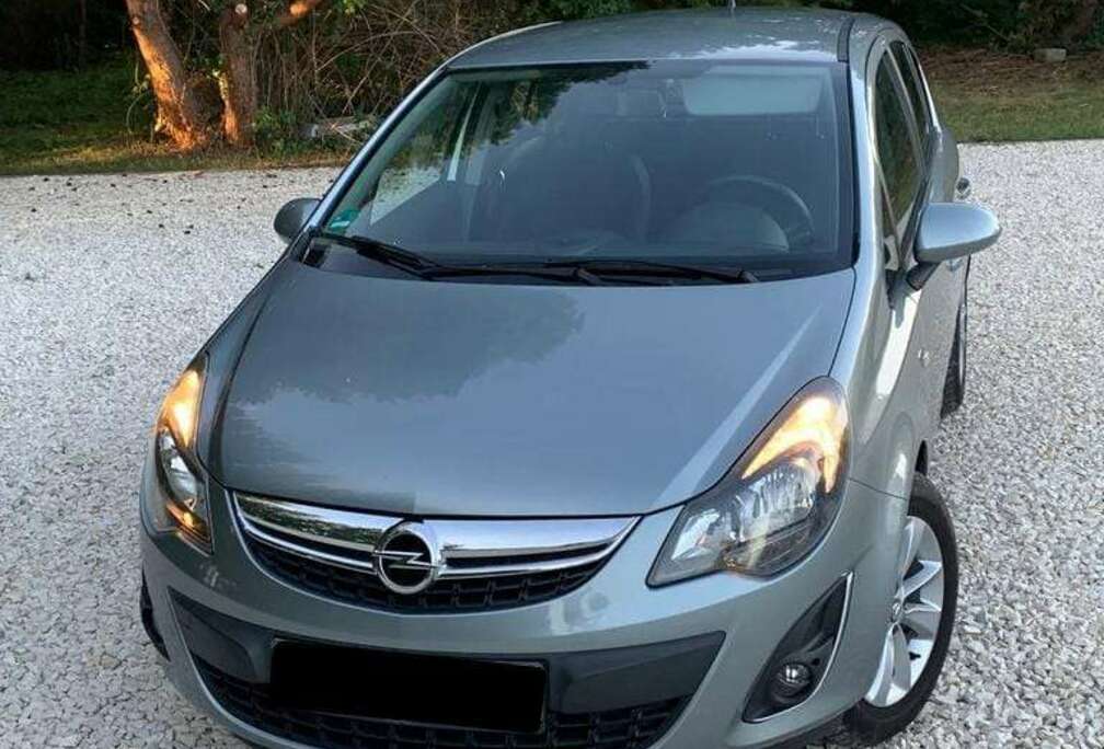 Opel Corsa 1.0i Essentia