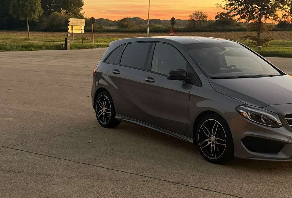 Mercedes-Benz (CDI) d 4Matic 7G-DCT AMG Line