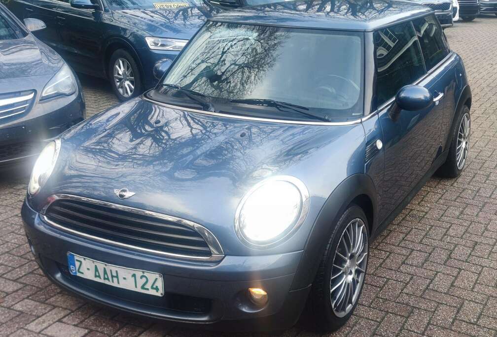 MINI Mini One   NIEUWSTAAT