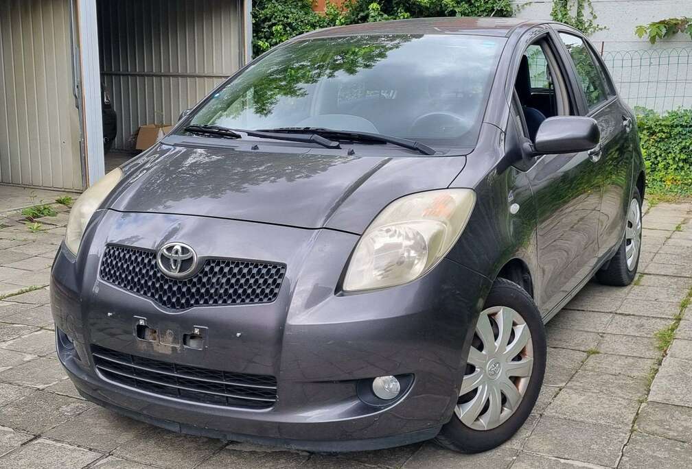 Toyota 1.3i VVT-i 16v Follow Me