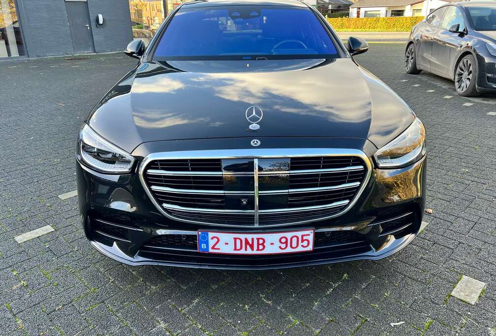 Mercedes-Benz d 4Matic 9G AMG package exterieur & interier