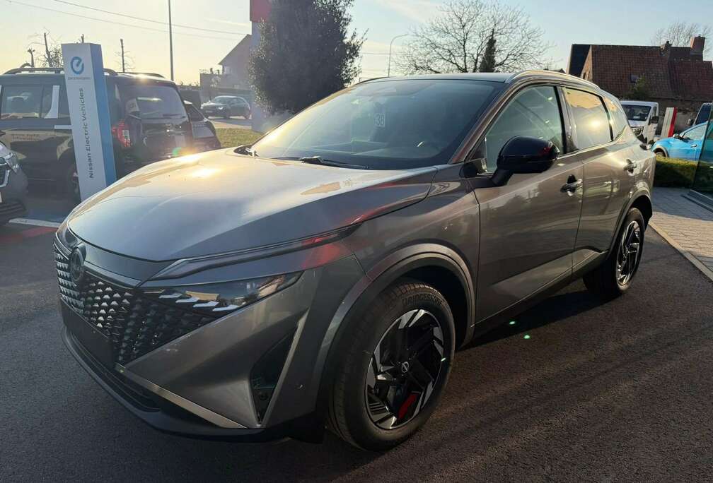 Nissan ePOWER 2WD N-connecta + Glass Roof + Cold Pack