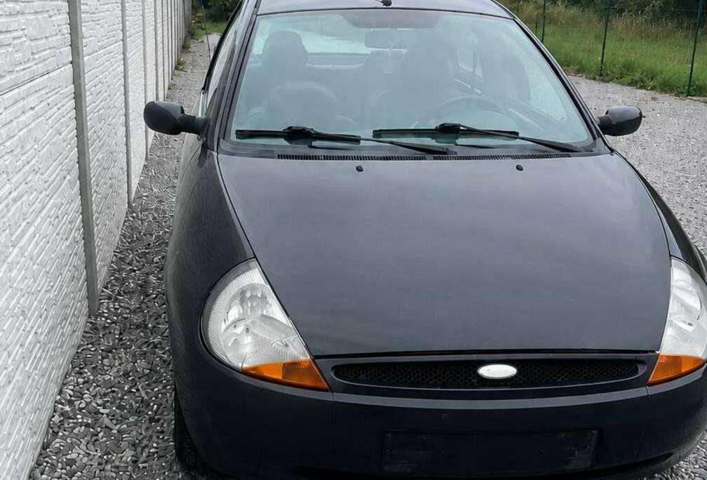 Ford 1.3i Black Collection  Airco prêt à immatriculer