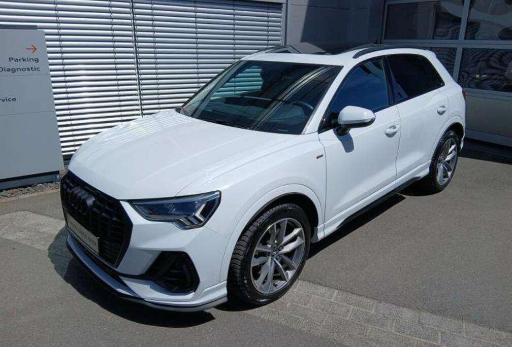 Audi S-Line 40 TFSI quattro s-tronic