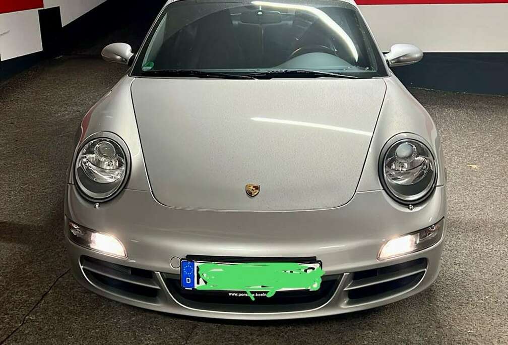 Porsche Carrera 4