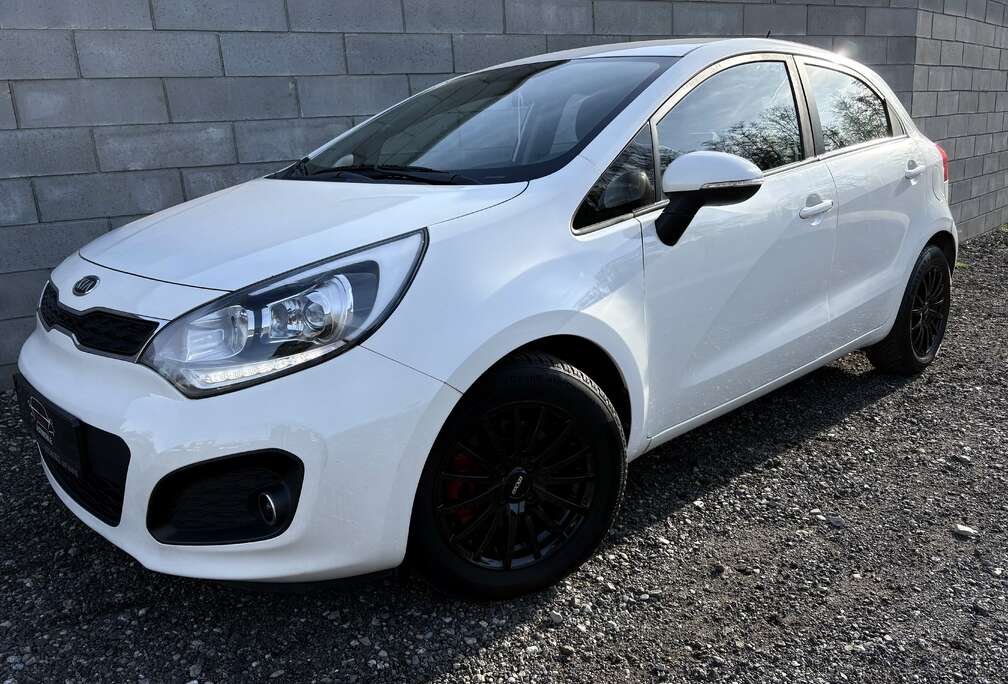 Kia 1.2i 5 Portes  Climatisation  Jantes Alu