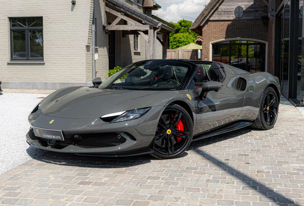 Ferrari 4.435km / Grigio Scuro / Warranty 11.2027 / Front Lift / Racing seats / Carbon