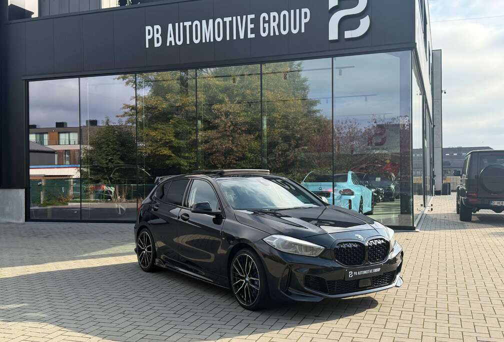 BMW M135i xDrive 306PK | PANODAK | HARMAN KARDON | M SPORT | CAMERA | STOELVERWARMING |