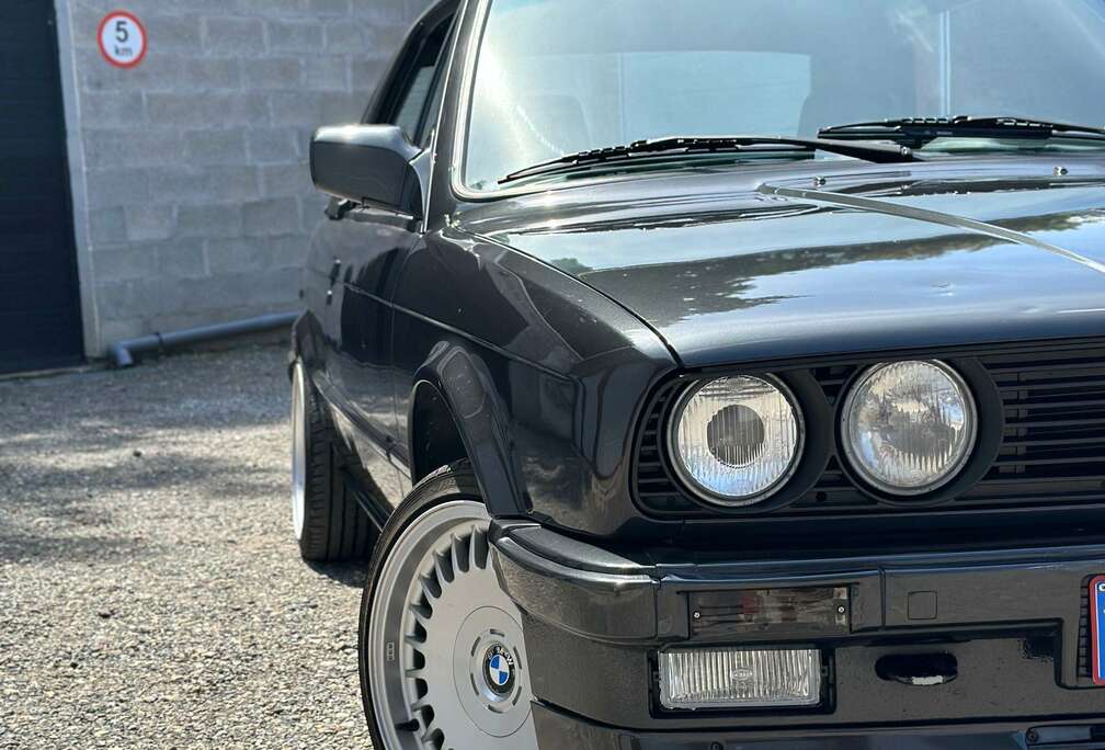 BMW 325i