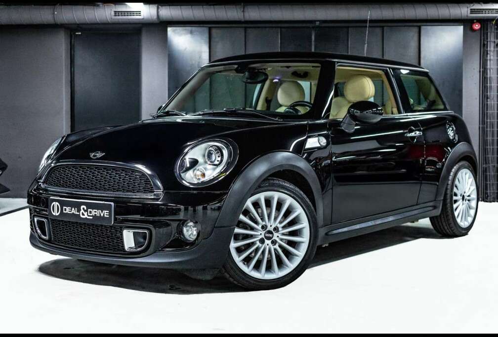 MINI 3-TÜRER AUTO GOODWOOD EDITION°1/1000°FULL SERVICE