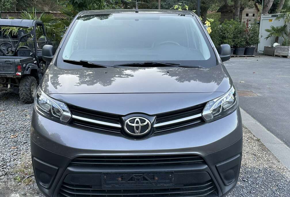 Toyota 2.0 D-4D Medium Active S&S