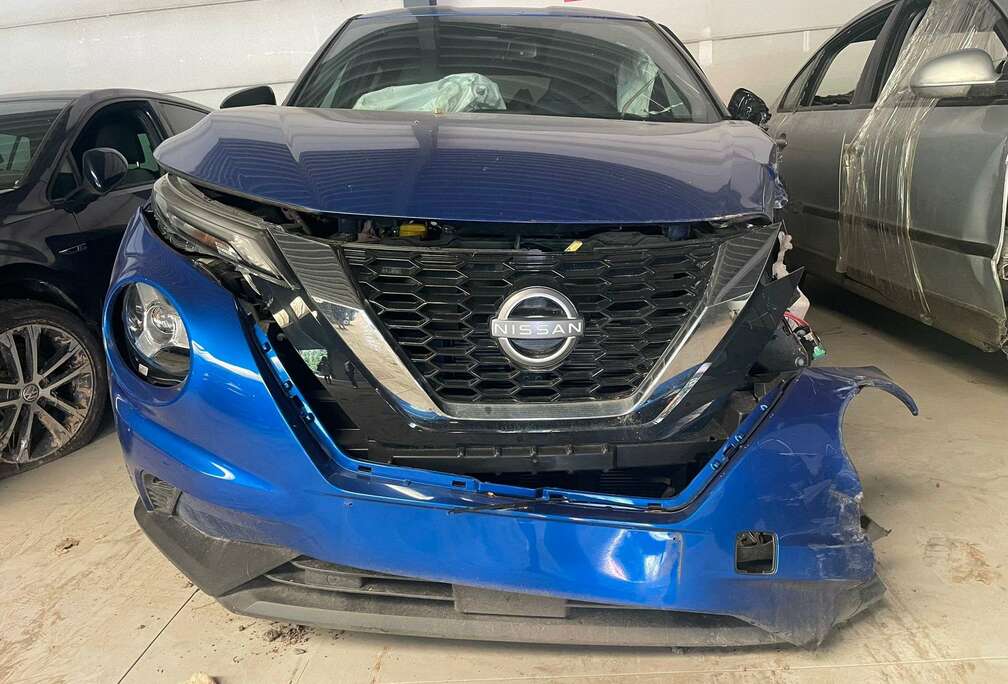 Nissan Juke 1.0 DIG-T 2WD N-Connecta (EU6AP)