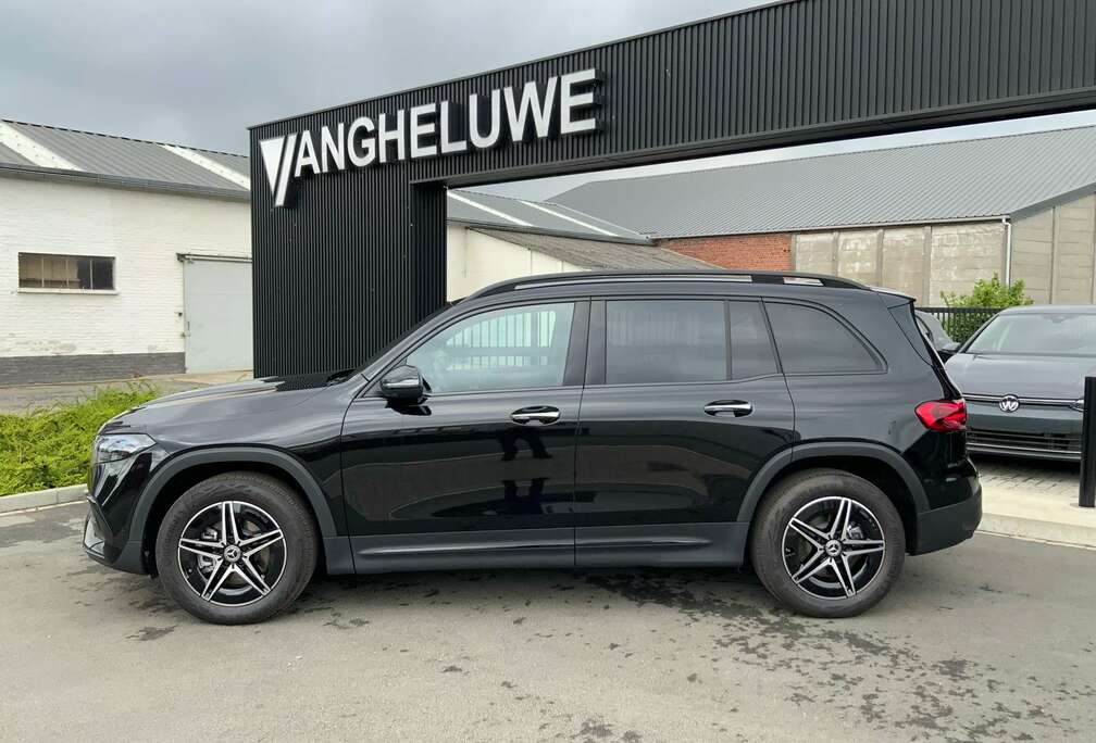 Mercedes-Benz + AMG Line distronic leder night head-up...