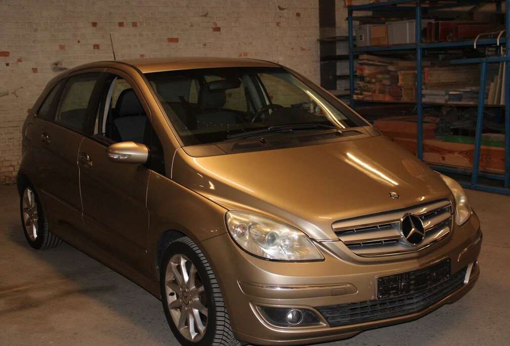 Mercedes-Benz Avangard. Gekeurd voor verkoop, rijdt en schakelt