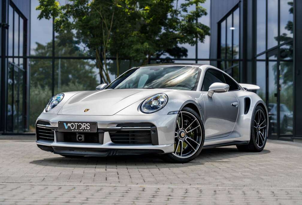 Porsche 911 Turbo S - PCCB -  ACC - Carbon dak - Sportuitlaat - Achterasbesturing - Surround View -