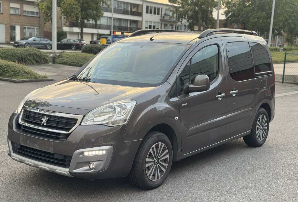Peugeot FACELIFT! / STYLE! / EURO 6b! / GEKEURD VVK!