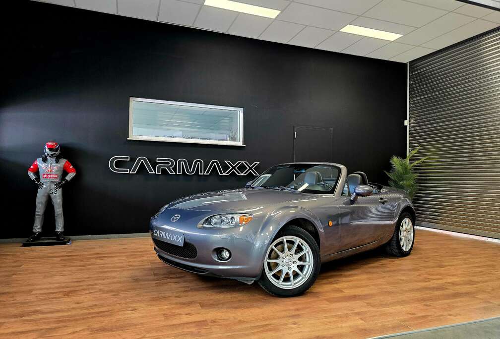 Mazda MX-5 Roadster dans un état proche du neuf  A VOIR   full suivi et aucun frais a prévoir