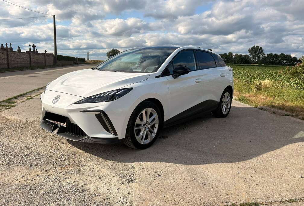 MG MG4 64 kWh Luxury Luxury