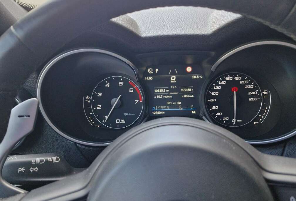 Alfa Romeo 2.0 T AWD Sprint