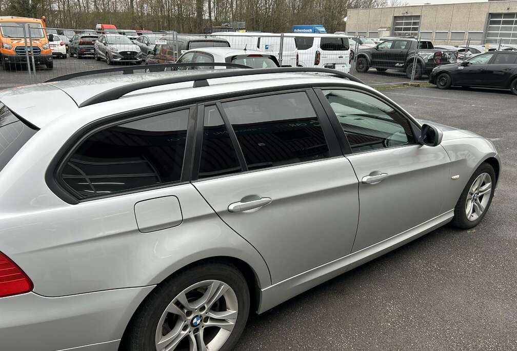 BMW 318i Touring