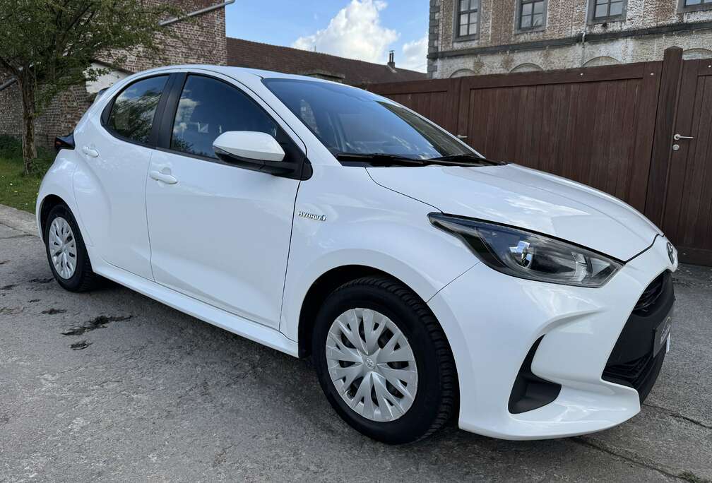 Toyota HYBRID 1.5i Dual VVT-iE Dynamic CVT