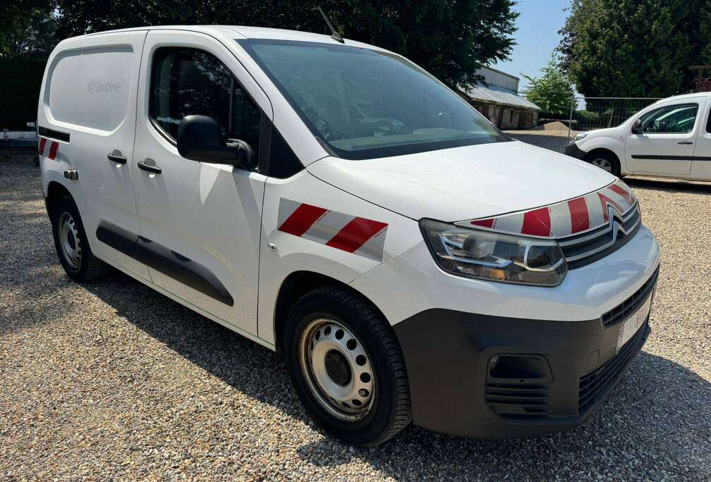 Citroen 1.6 100cv GRIP 3 Places/GPS/Carplay/Attache remorque